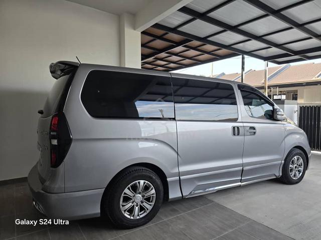 2016 Hyundai GRAND STAREX 2.5 ROYALE (A) - 2