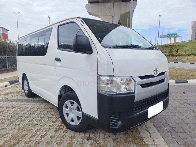 2018 Toyota Hiace 2.5 (M) 14 Seat Low Roof Window - 1