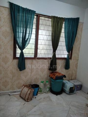 Medium Room For Rent- Section 14, Petaling Jaya 1