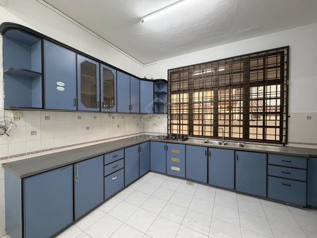 Double Storey House 4Bed 3Bath Partial Furnished @ Taman Daya Rumbia 1