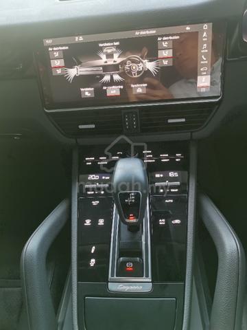 2021 Porsche CAYENNE 3.0L (A) Turbo V6 CBU Premium - 4