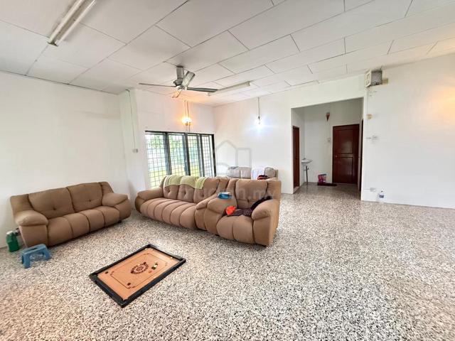 Bungalow house FOR RENT (VERY BIG SPACE) 11000 sq ft !! 5 mins to Aman 1