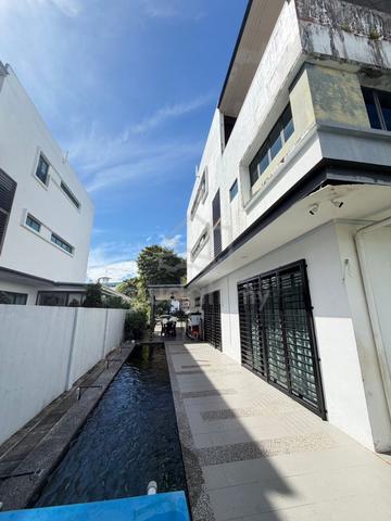 Hui Sing 3 storey semi detached below market RM300k for Sale 1