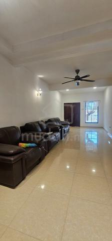 Taman Pelangi Jalan Ungu/ 10 min to Ciq / Johor Bahru / Sentosa 1