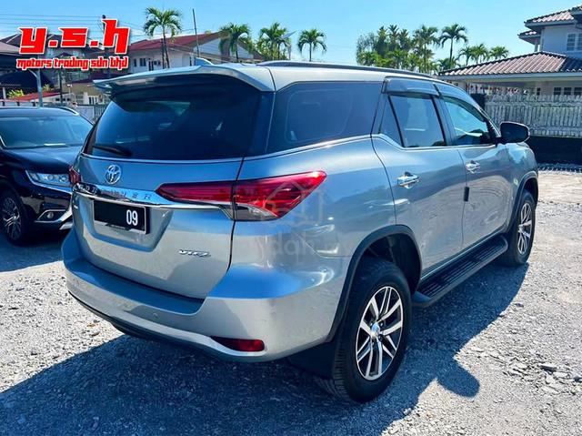 Toyota FORTUNER 2.4 VRZ 4x4 (A) 2018 - 4