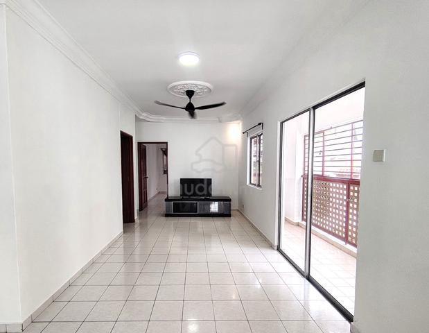 Selangor Selayang Partially Furnished Townhouse For Rent 1