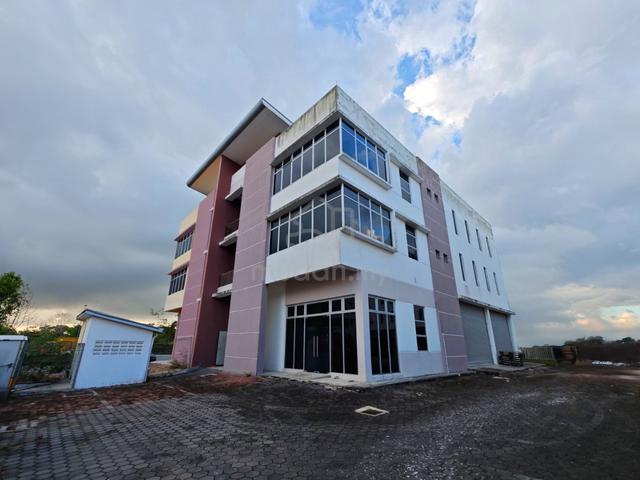 I-Parc @ Tanjung Pelepas Gelang Patah, 60x132sf Light Semi D Factory 1