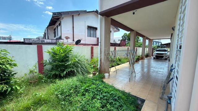 Cheap/ Opposite Vivacity/ 2 storey terrace corner/ 4 bedroom/ nice 1