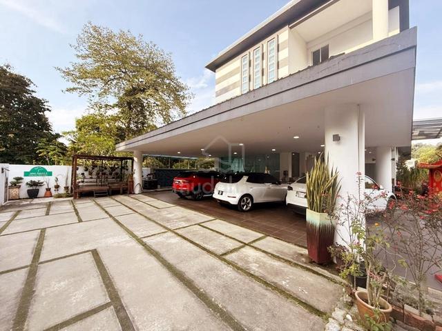 3.5 Storey Bungalow with Private Pool & Lift Equine Park 1
