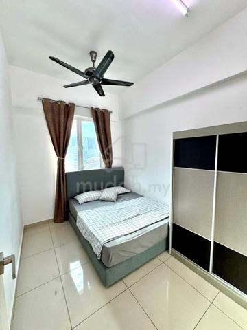 COZY MIDDLE ROOM (FEMALE) at SOLARIA RESIDENCES ! NEAR INDUSTRIAL AREA 1