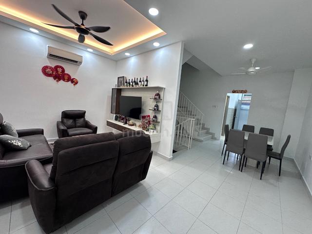 Pulai Mutiara 2.5 storey house For Sale 1
