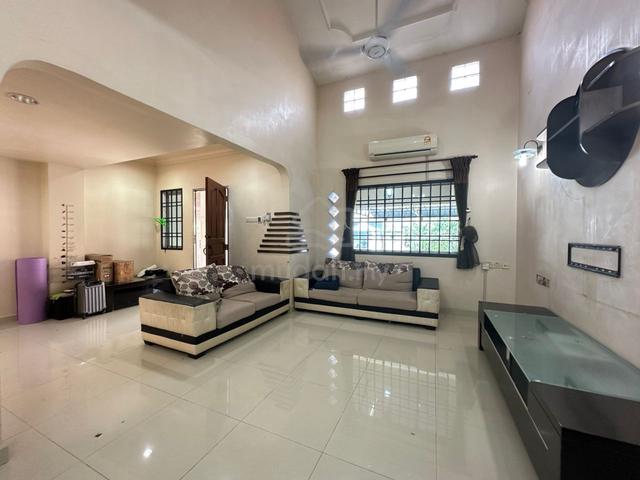 full loan Mutiara rini JLN BAKTI 1.5 sty terrace nice reno extended 1
