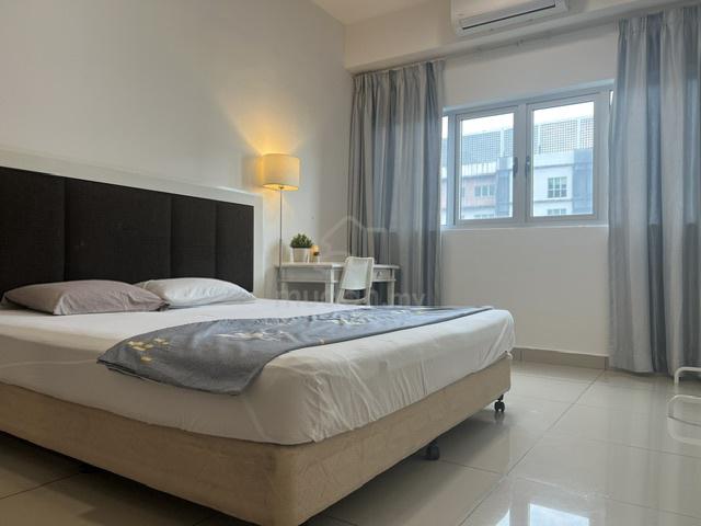 (male)bright master room in Galleria 2, TmnEquine 4 rental 1