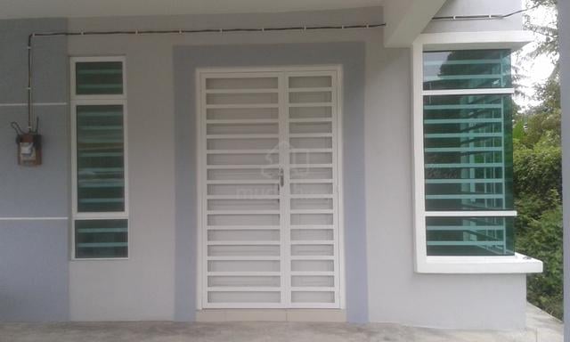 JASIN PERDANA single storey SEMI D {Freehold} {Non-Bumi End Lot} 1