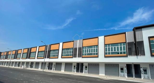 2 storey shoplot in Jenjarom for rent 1
