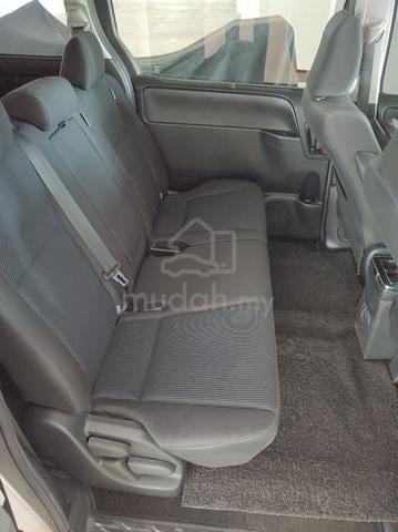 2016 Toyota VOXY 2.0 ZS (A) - 4