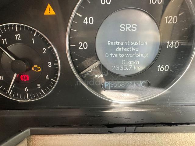 1995 Mercedes Benz 260E 2.6 (A) - 4