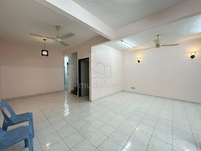 FREEHOLD RENOVATED 20x80 2 Storey House Taman Sri Langat Kajang 4