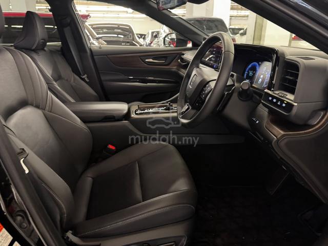 Toyota CROWN 2.5Z Sedan 10YEARS WARRANTY New Model - 4