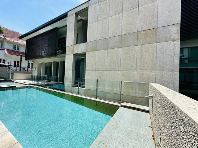 Low Density Gated Guarded ! Bungalow House With Pool @ Enclave 4