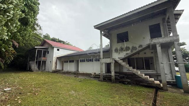Exclusive Beachfront Freehold Mansion | Batu Ferringhi Bungalow House 1