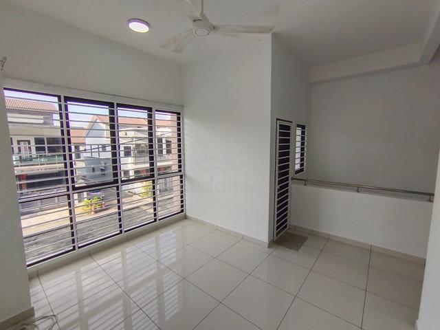 Townhouse upper-floor in D'Infiniti 2, Bandar Damai Perdana, Cheras 1
