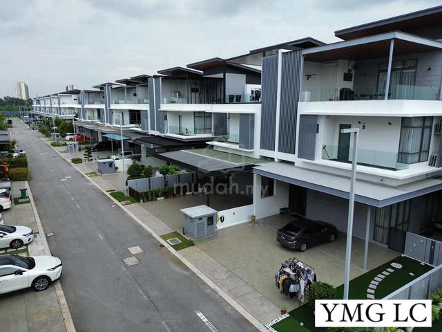 Kota Kemuning Broadleaf Residence 3 Storey Semi D For Sale 1