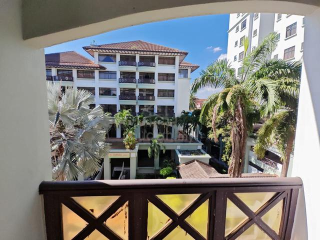 Costa Mahkota 1
