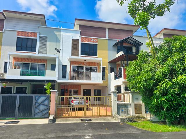 BEAUTIFUL 2.5 Storey Terrace Bukit Saujana, Saujana Utama Sungai Buloh 1