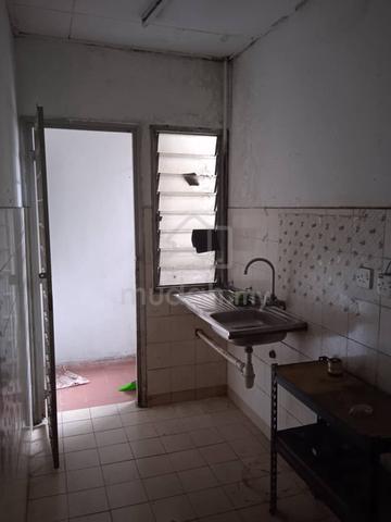 Vista Shop Apartment (Damansara Damai) 3