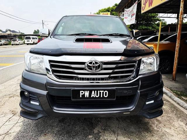 Toyota HILUX 2.5(A) TRD SPORT VNT 4spd 4X4 pickups - 2