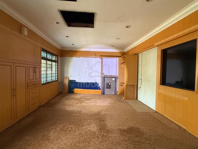 Taman Perling @ JB Double Storey Big Corner Shoplot Fully Renovation 3