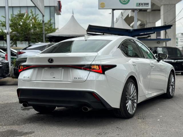 2021 Lexus IS300 2.0 VERSION L / 5A / LOW MILEAGE - 2