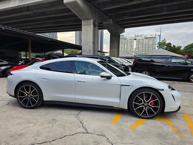 2023 Porsche TAYCAN 4S 4.5B/16k km Ready Stock - 2