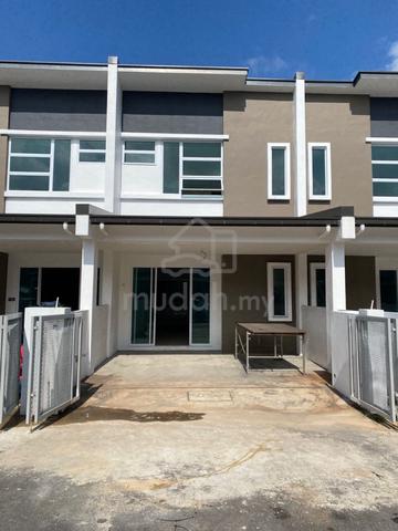 Jellie park double storey intermediate for rent 1