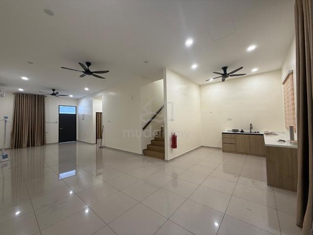 PARTIALLY FURNISHED SP Saujana 2-Storey Terrace GOOD CONDITION 1