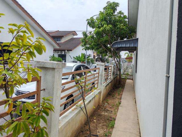 End Lot Jalan Kebun Nenas Bandar Putera 2 Klang Rumah Teres Setingkat 1