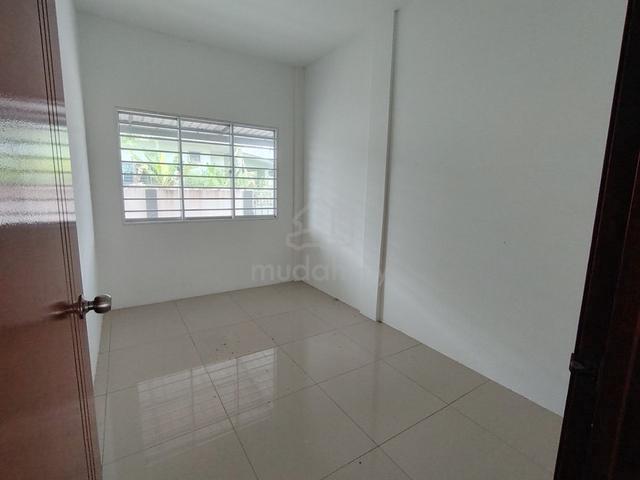 Top Condition Double Storey Corner Terrace House at Taman Uni Garden 4