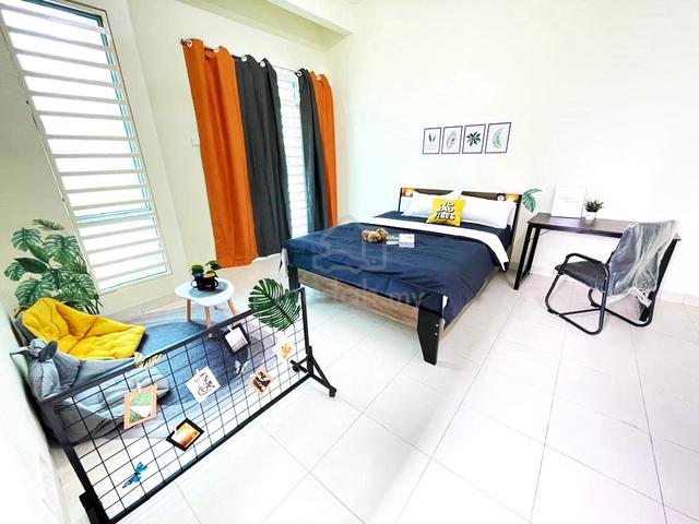 Master Room with Car Park, Balcony, Private Bathroom @ Simpang Ampat 1