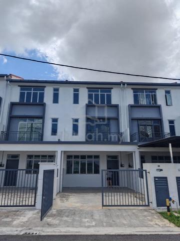 Pulai Mutiara 2.5stry Terrace House For Rent(Unblock View) 1