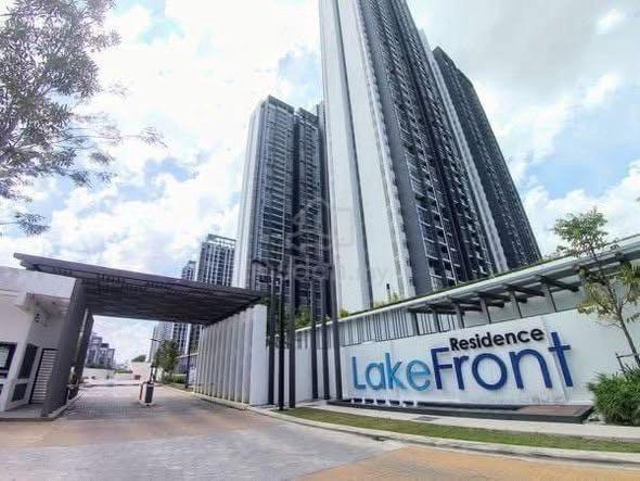 LakeFront Residence 1