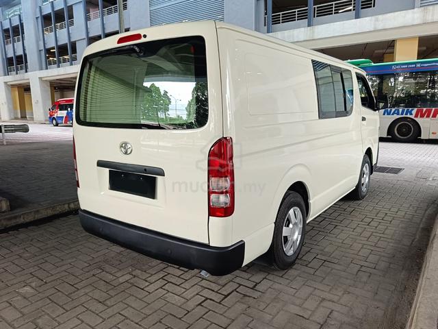 2011 Toyota HIACE 2.5 Semi Panel (M) 5 Seats - 4