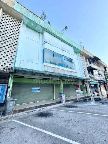 2 storey adjoining shoplot for rent @ Jalan Taib, Pontian 1