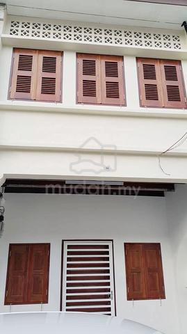 2 Storey Heritage Shop House at Lebuh Presgrave , Georgetown 1