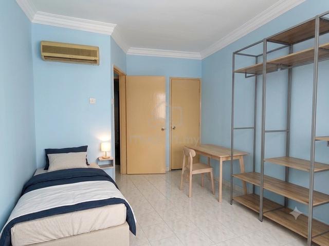 Idaman Sutera Master Bedroom (Private bathroom & Furnished) 1