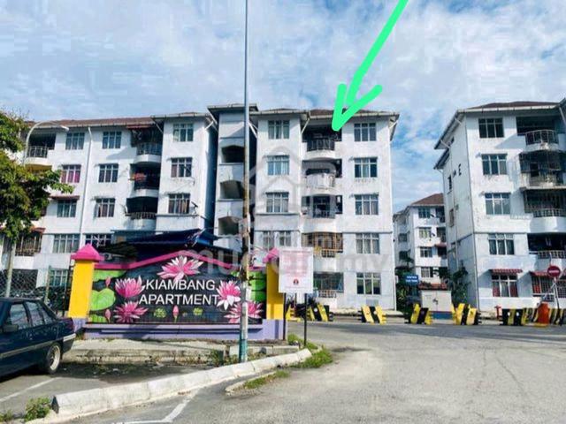 Kiambang Apartment 1