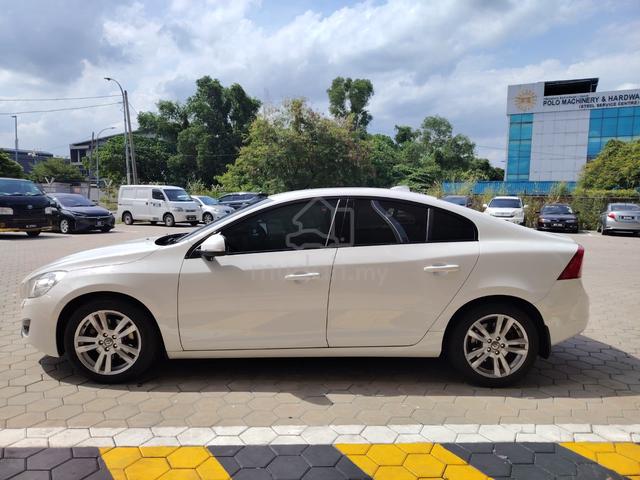 Volvo S60 T5. Full Service Record SINCE DAY 1 !!! - 2