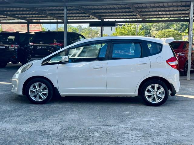 2013 ๐Honda JAZZ 1.5 FACELIFT (A)๐ - 5