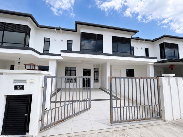 2 Storey Terrace House Graham Type A Eco Grandeur, Puncak Alam 1