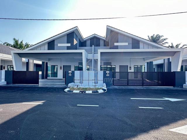 Newly Completed Semi-D at Seri Manjung (LANDOWNER UNIT) 1